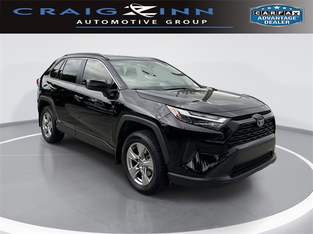 2024 Toyota RAV4 LE's photo