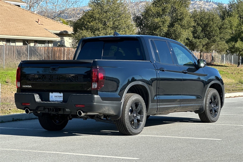 2025 Honda Ridgeline Black Edition photo 4
