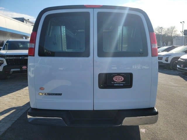 2024 Chevrolet Express 2500 Work Van photo 4