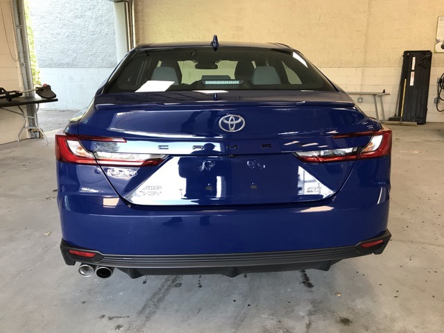 2025 Toyota Camry SE photo 4