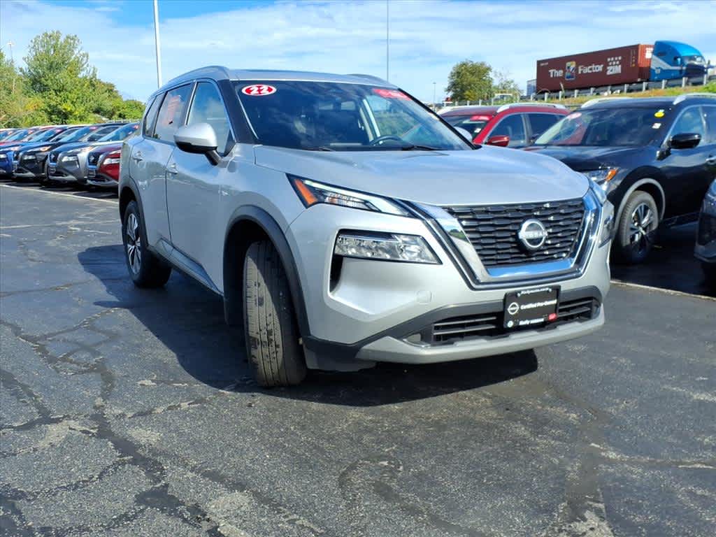 2022 Nissan Rogue SV photo 3