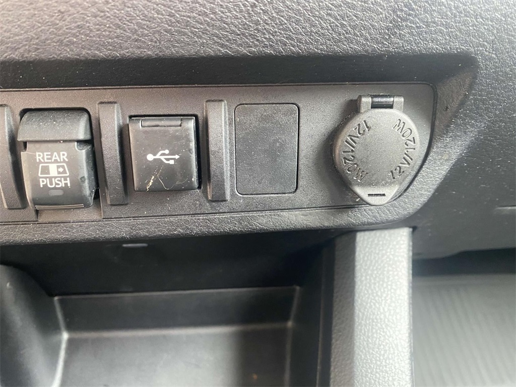 2022 Toyota Tacoma SR5 photo 23