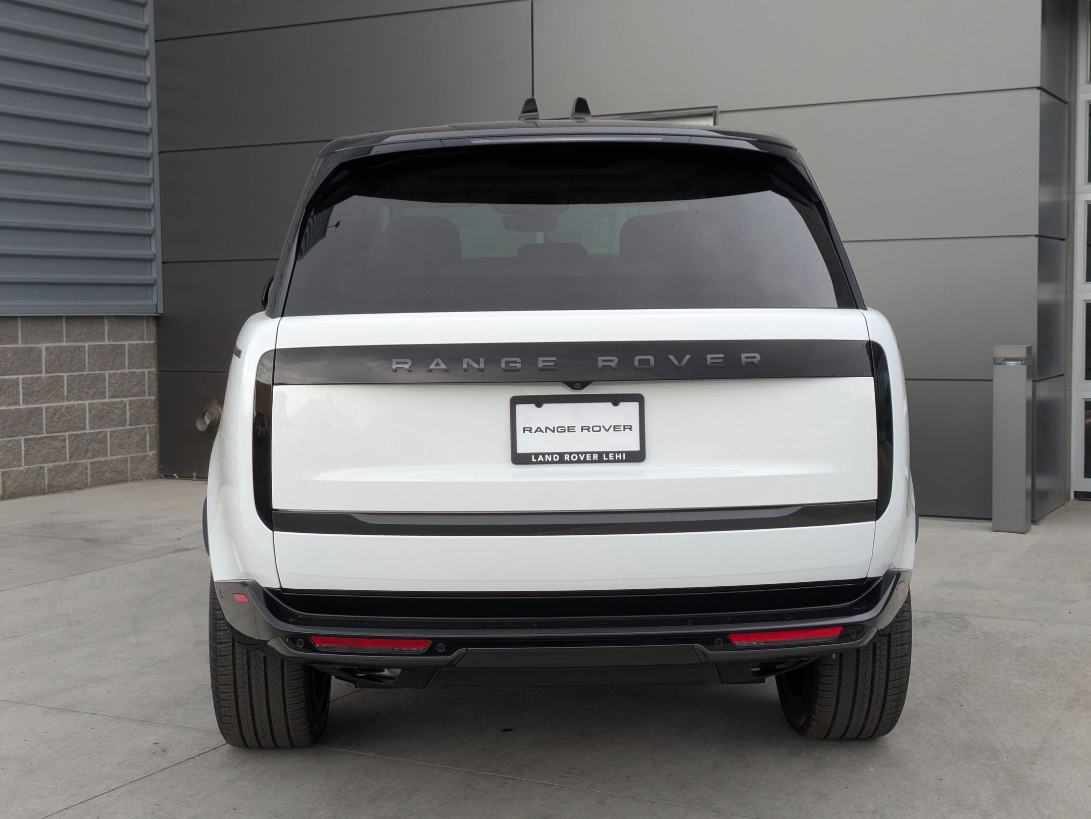 2025 Land Rover Range Rover SE photo 7