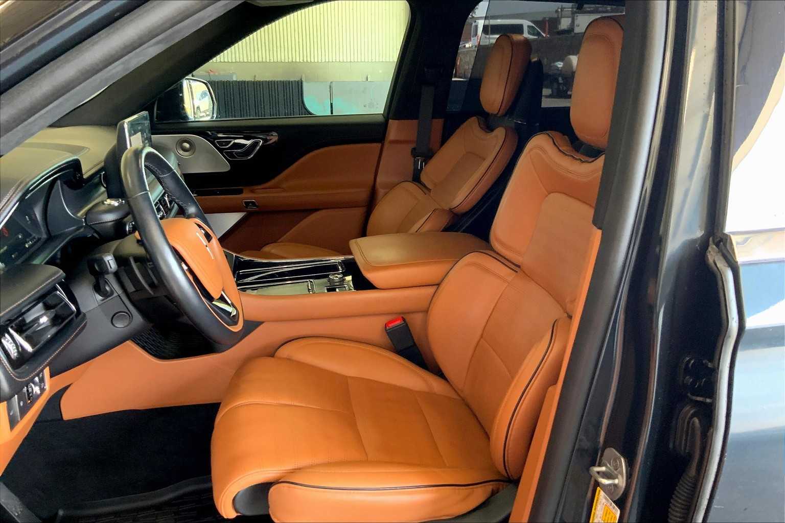 2023 Lincoln Aviator Black Label photo 6