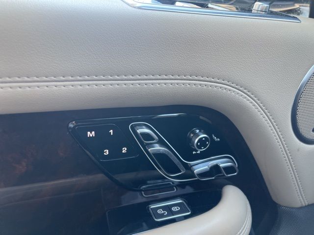 2020 Land Rover Range Rover HSE photo 8