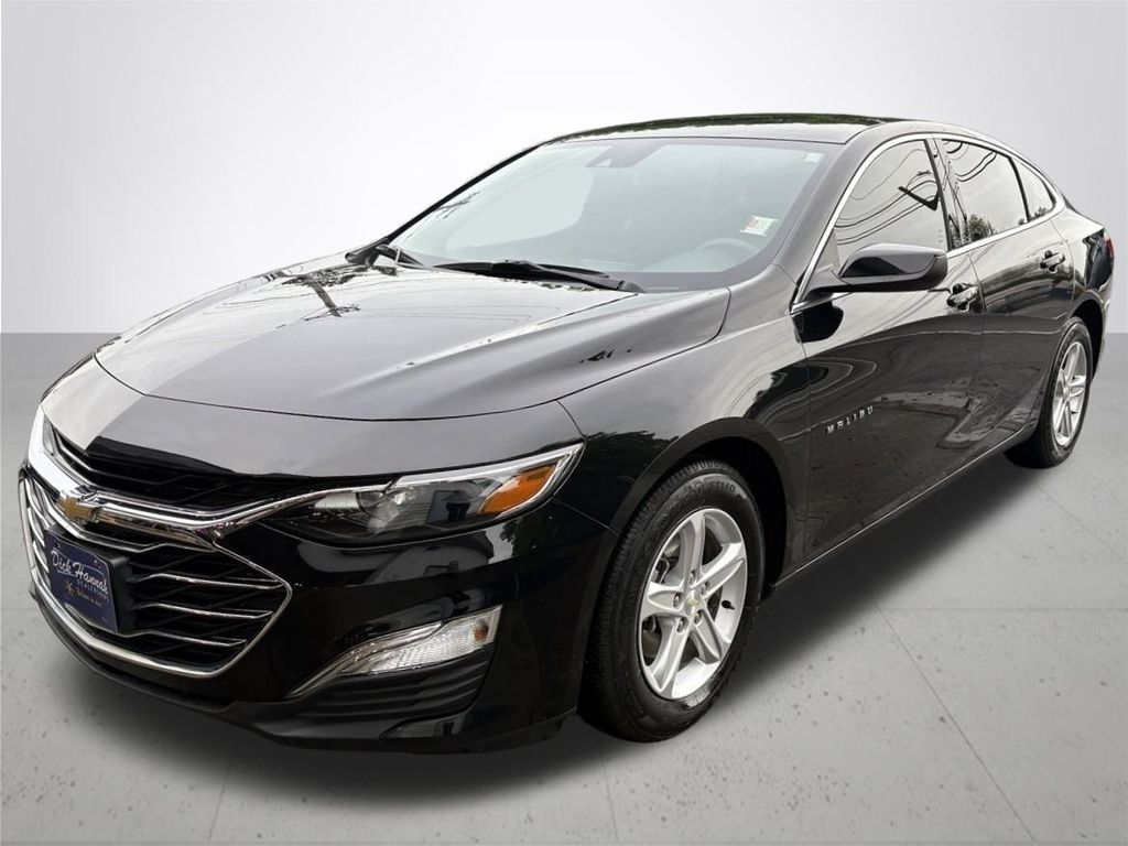 2020 Chevrolet Malibu LS photo 2