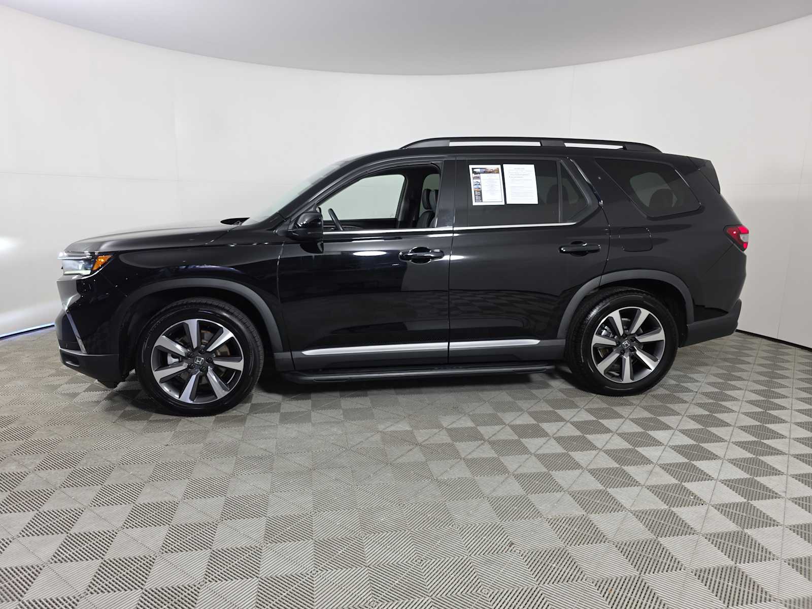 2023 Honda Pilot Elite photo 4