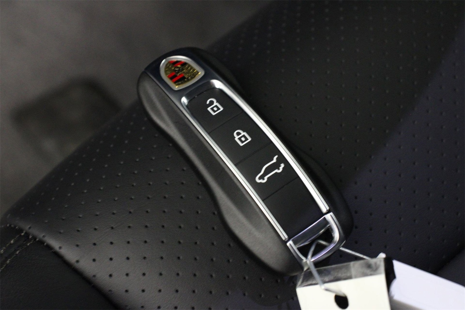 2025 Porsche Cayenne E-Hybrid photo 21