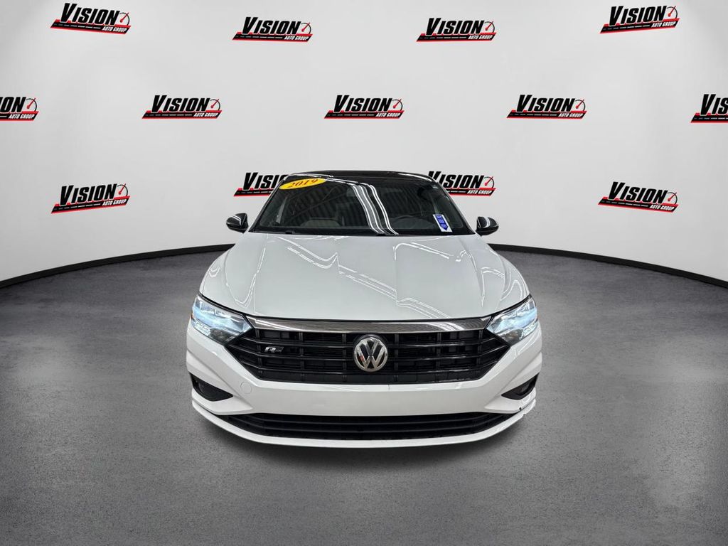 2019 Volkswagen Jetta R-Line photo 2