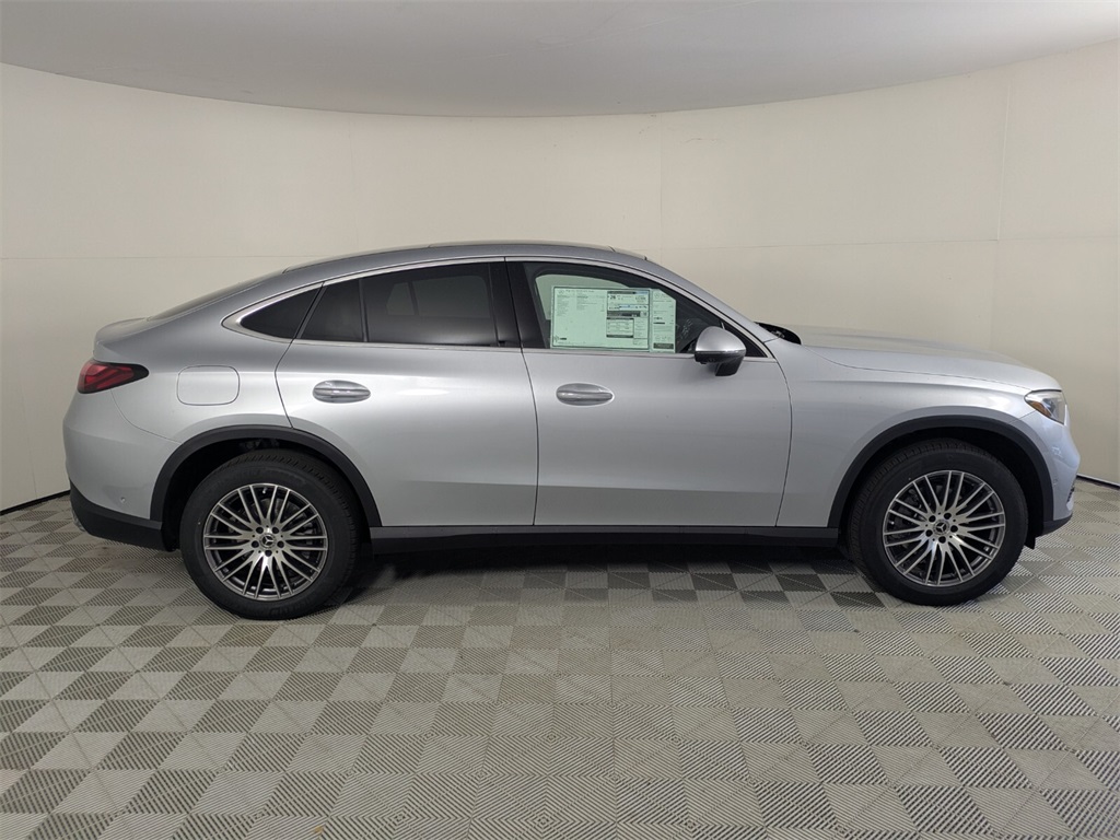 2026 Mercedes Benz GLC 300 4MATIC photo 3