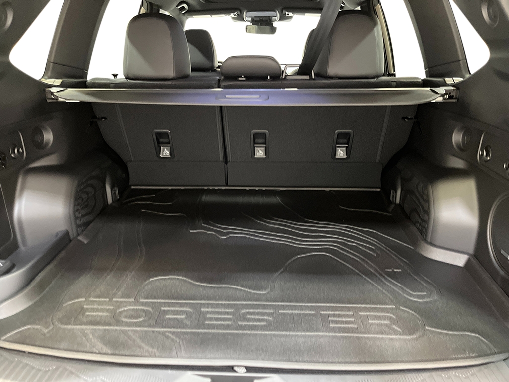 2025 Subaru Forester Touring photo 15