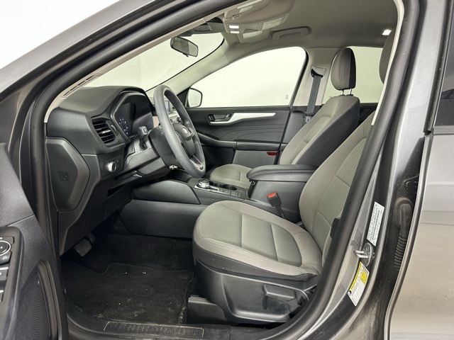 2022 Ford Escape S photo 2