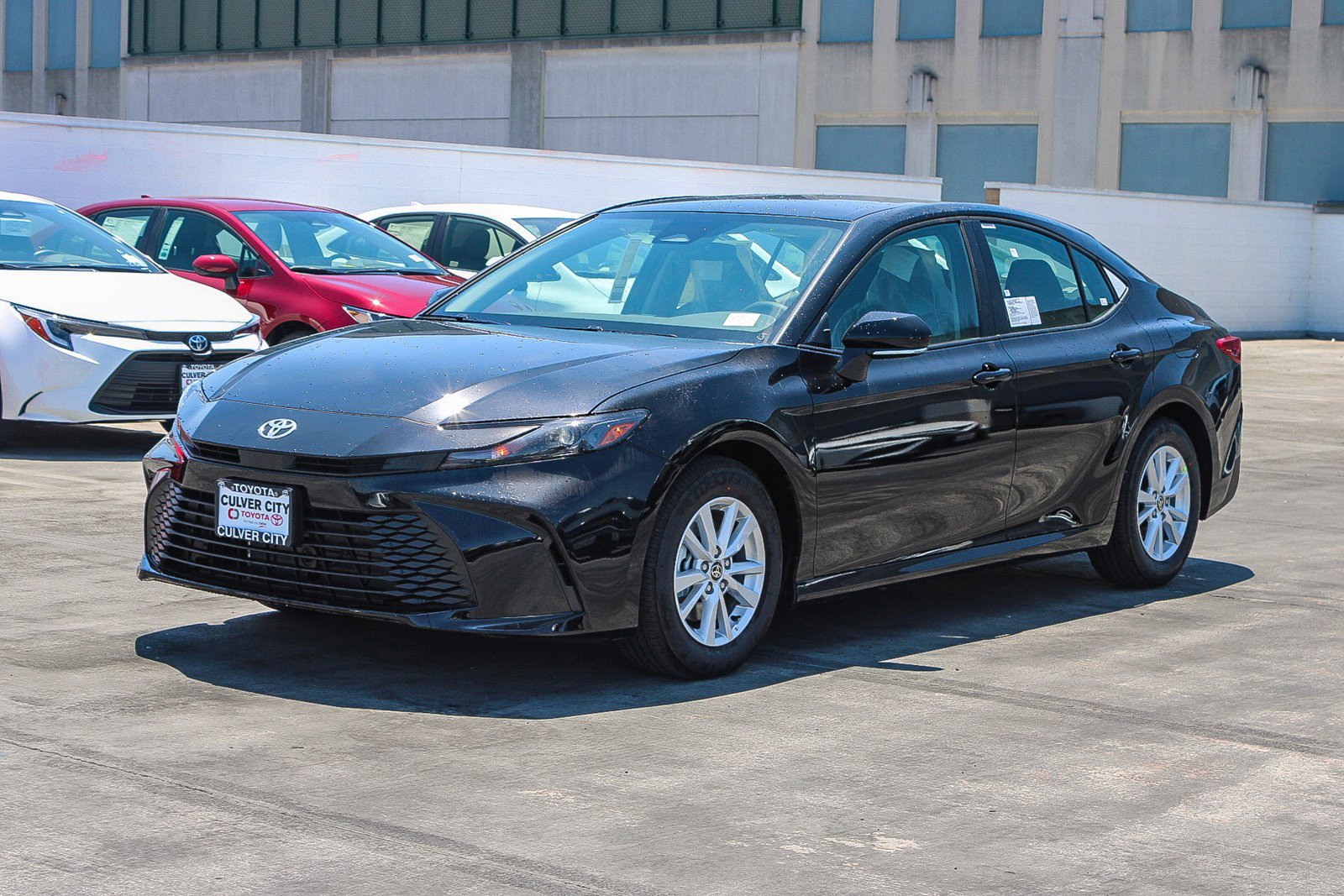 2025 Toyota Camry LE photo 3