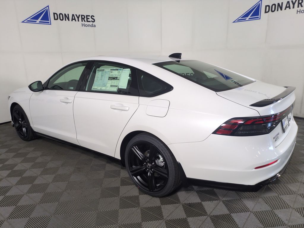 2025 Honda Accord Hybrid Sport-L photo 3