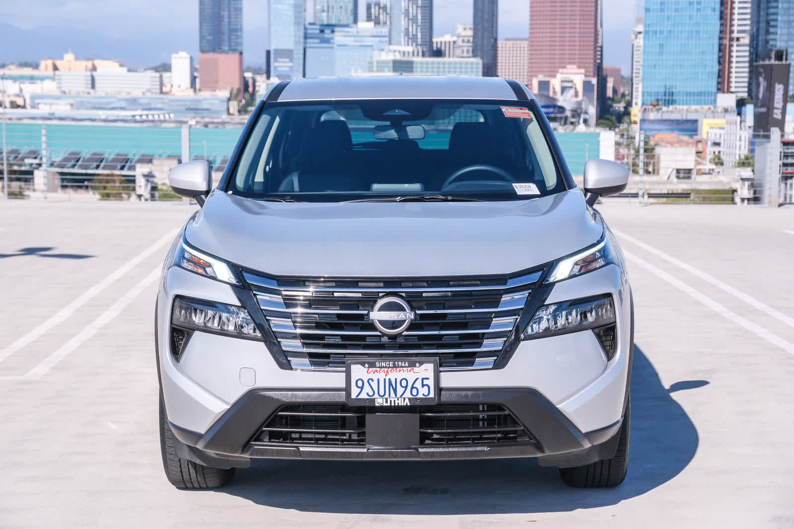 2025 Nissan Rogue SV photo 2