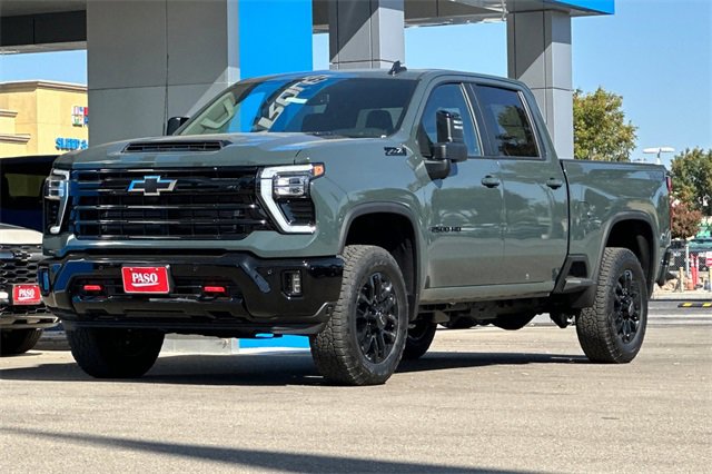 2025 Chevrolet Silverado 2500HD LT photo 8