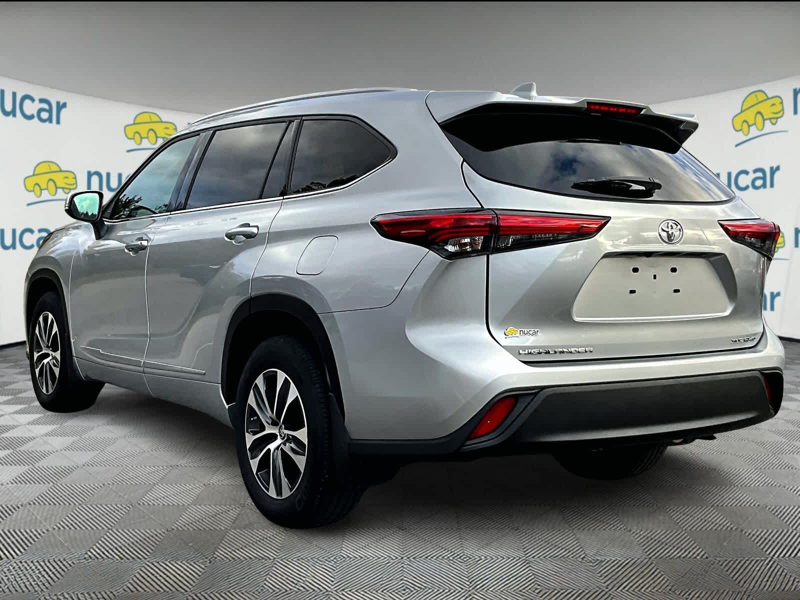 2022 Toyota Highlander XLE photo 4