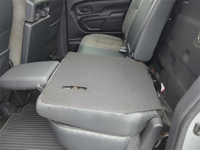 2019 Nissan Titan S Crew Cab photo 27
