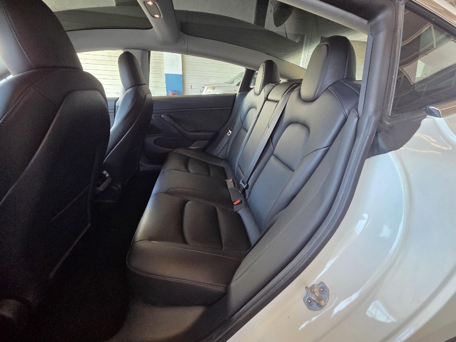 2020 Tesla Model 3 Standard Range Plus photo 4