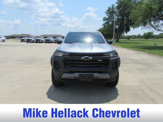 2026 Chevrolet Colorado Trail Boss photo 2