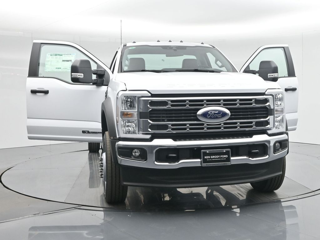 2024 Ford F-600 photo 19