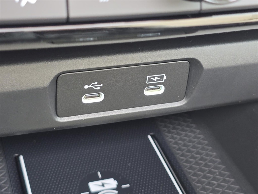 2025 Honda Accord Hybrid Touring photo 8