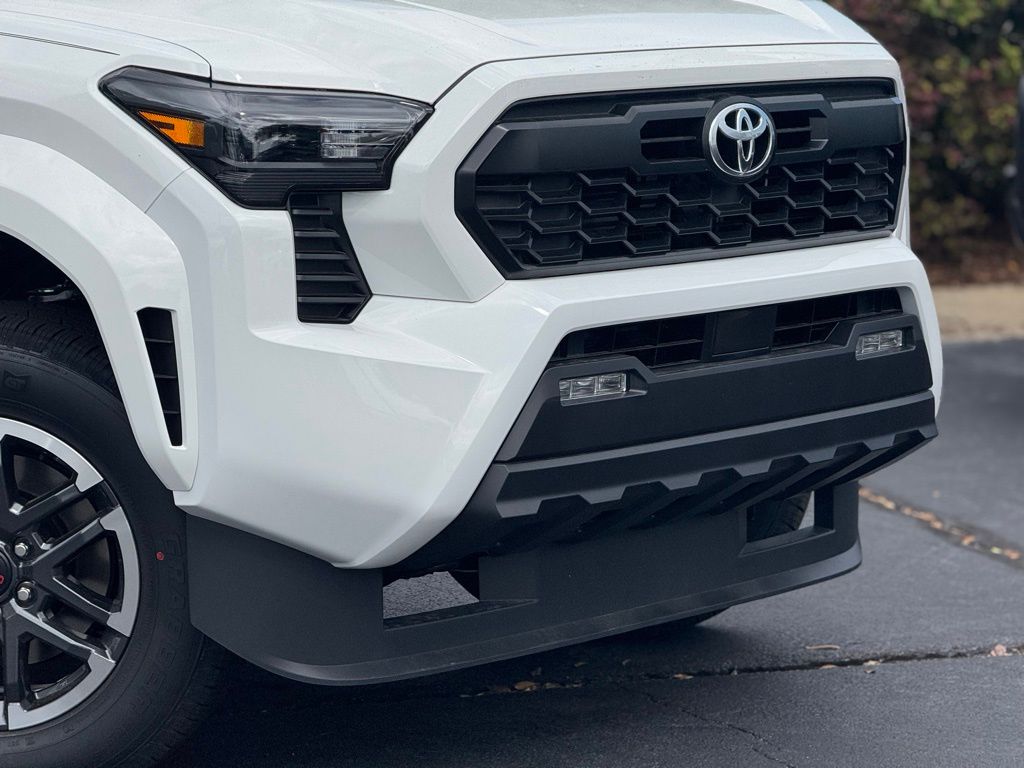 2025 Toyota Tacoma TRD Sport photo 4