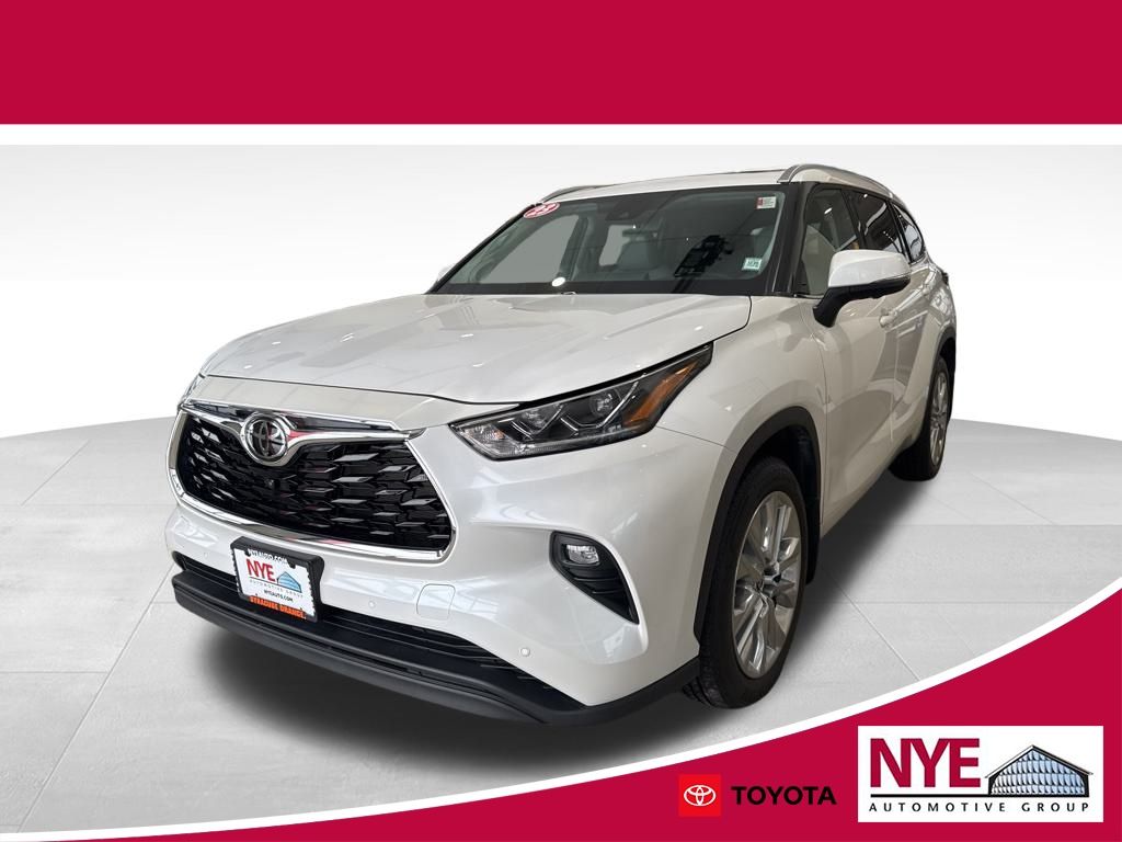 2023 Toyota Highlander Limited's photo