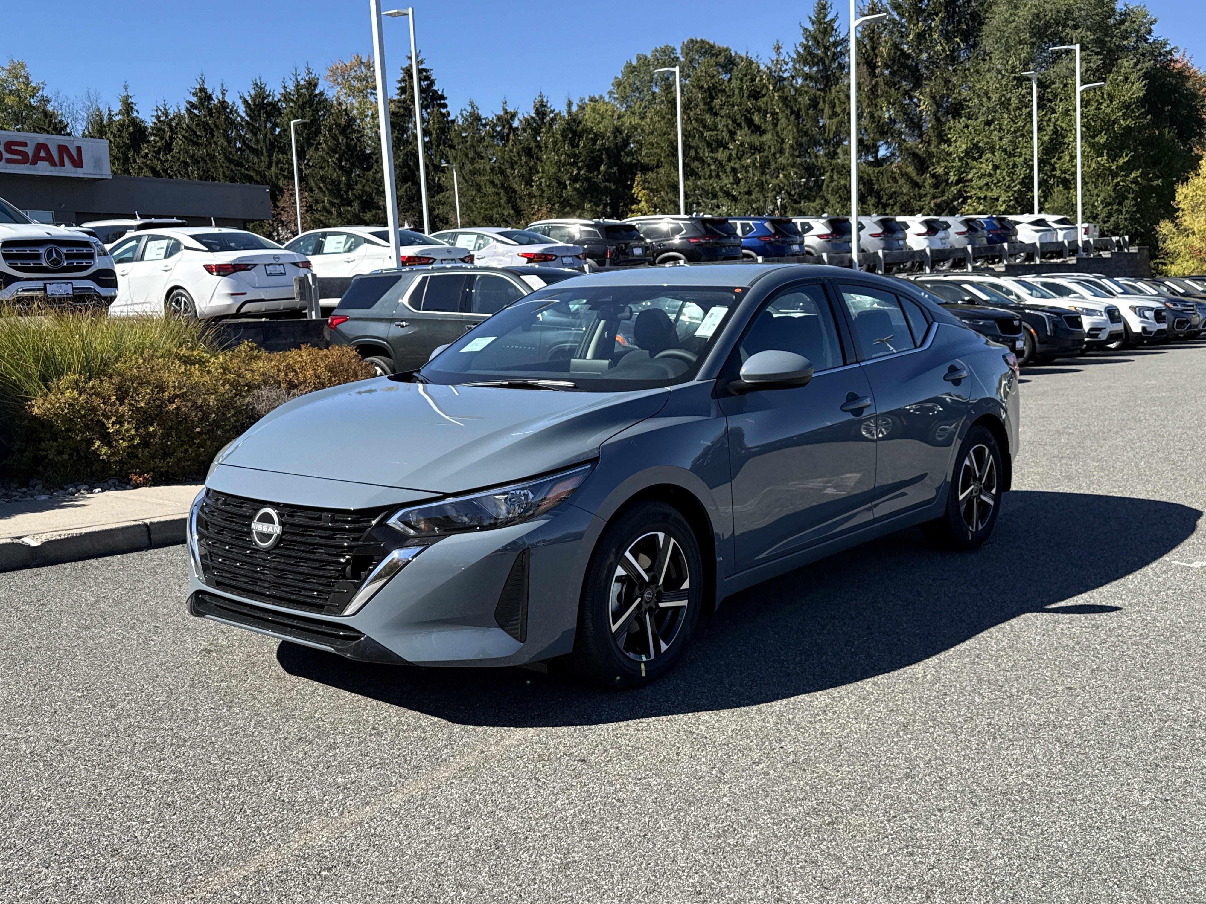 2025 Nissan Sentra SV's photo