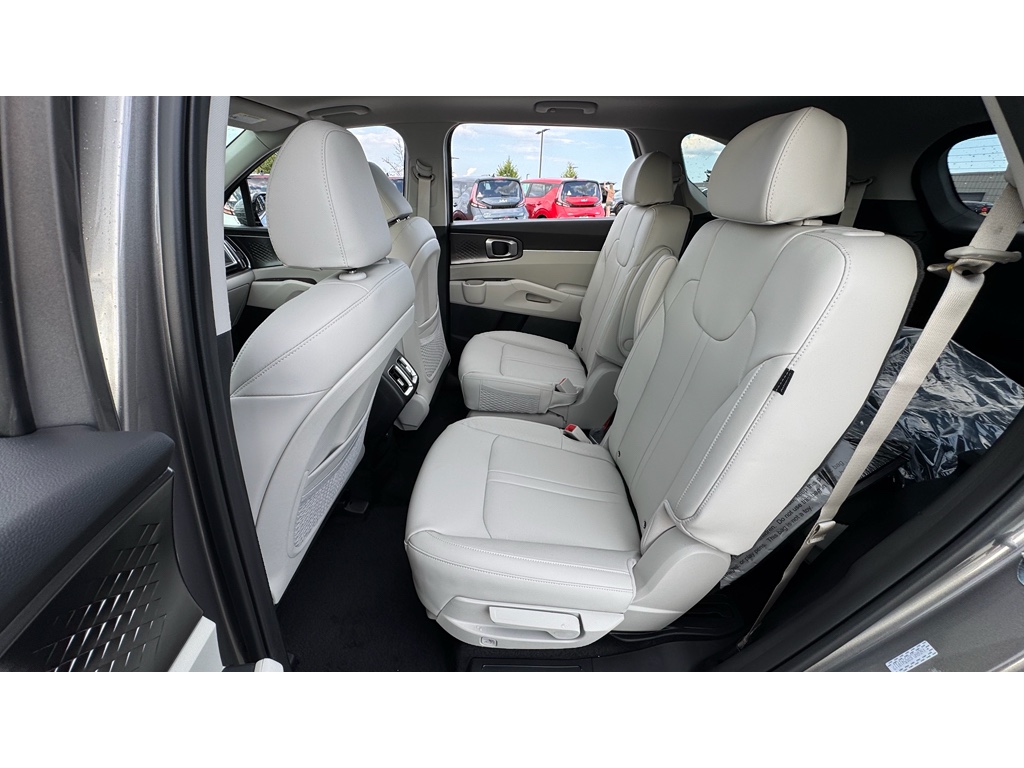 2025 Kia Sorento Hybrid EX photo 21