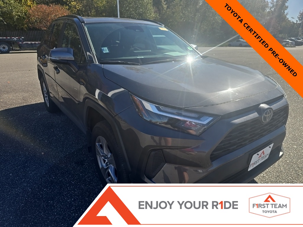 2023 Toyota RAV4 Hybrid XLE photo 3