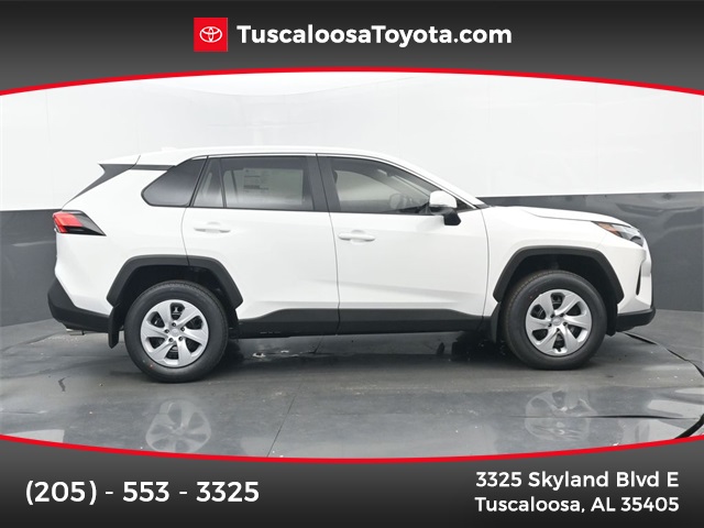 2025 Toyota RAV4 LE's photo