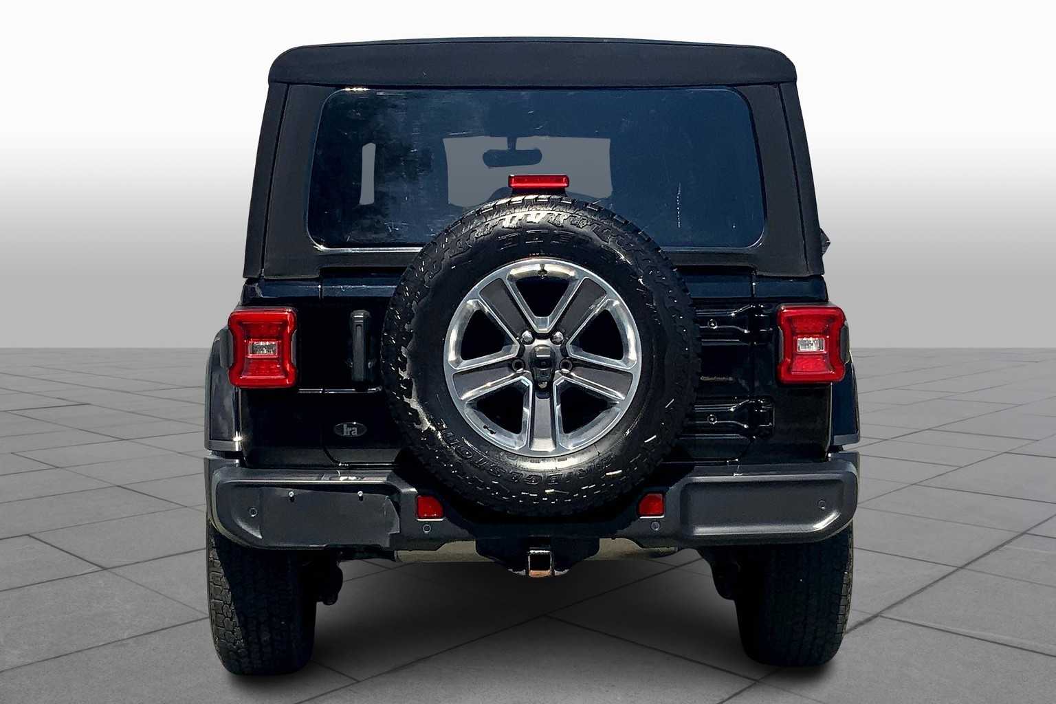 2021 Jeep Wrangler Unlimited Sahara photo 4