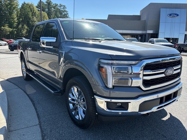 2025 Ford F-150 Lariat photo 2