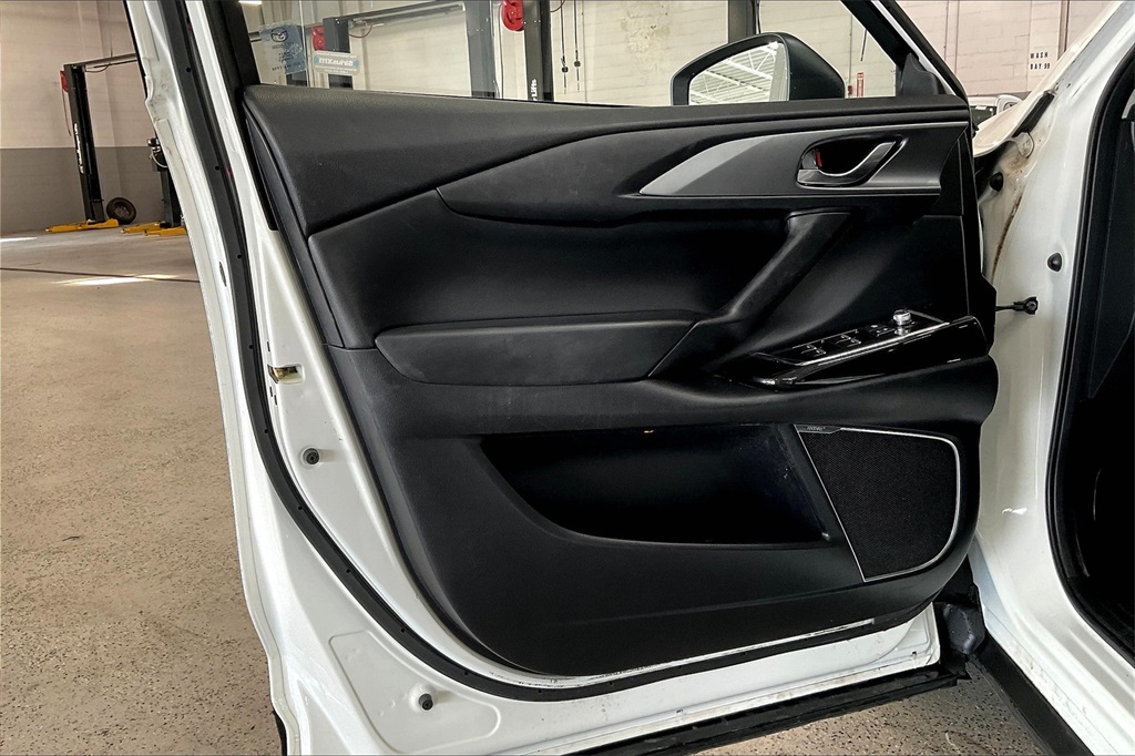2022 Mazda CX-9 Touring photo 21