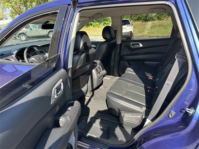 2020 Nissan Pathfinder SL photo 12
