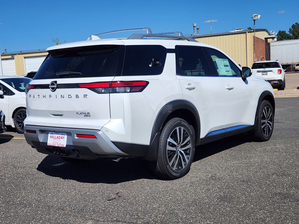 2025 Nissan Pathfinder Platinum photo 5