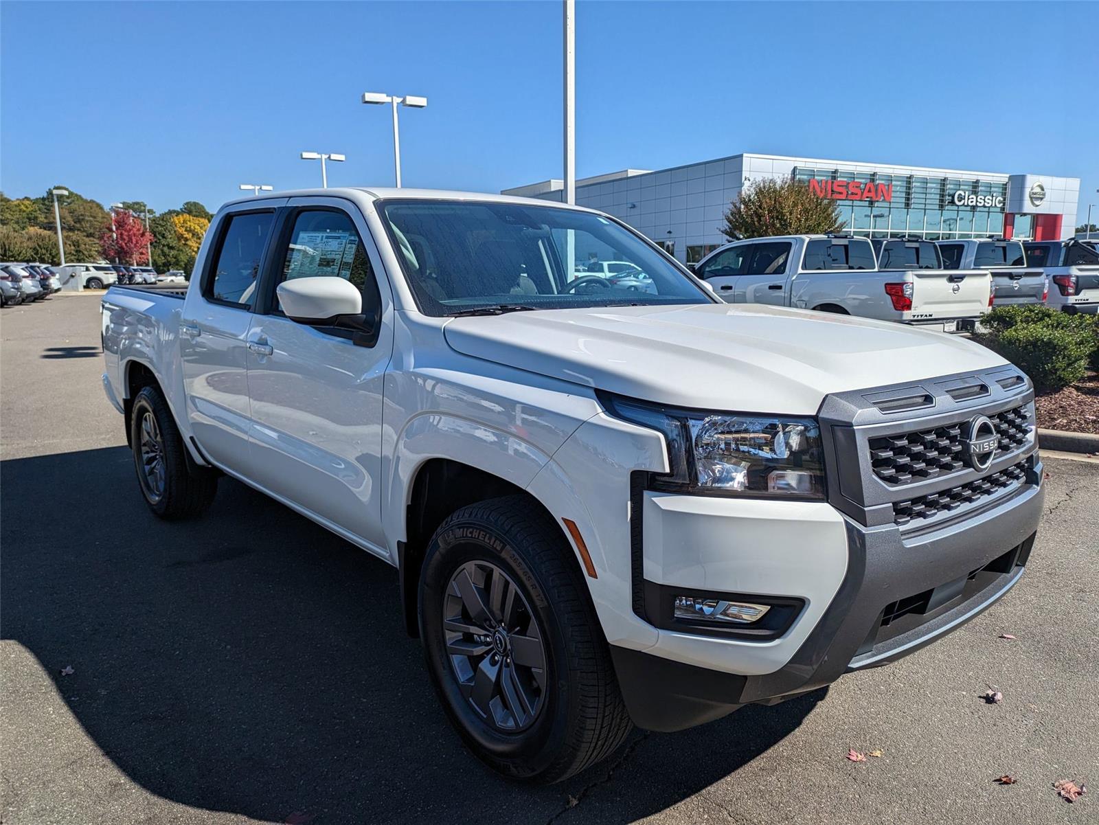 2025 Nissan Frontier SV photo 2