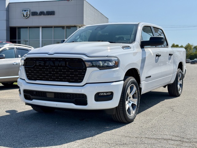 2025 Ram 1500 Tradesman photo 2