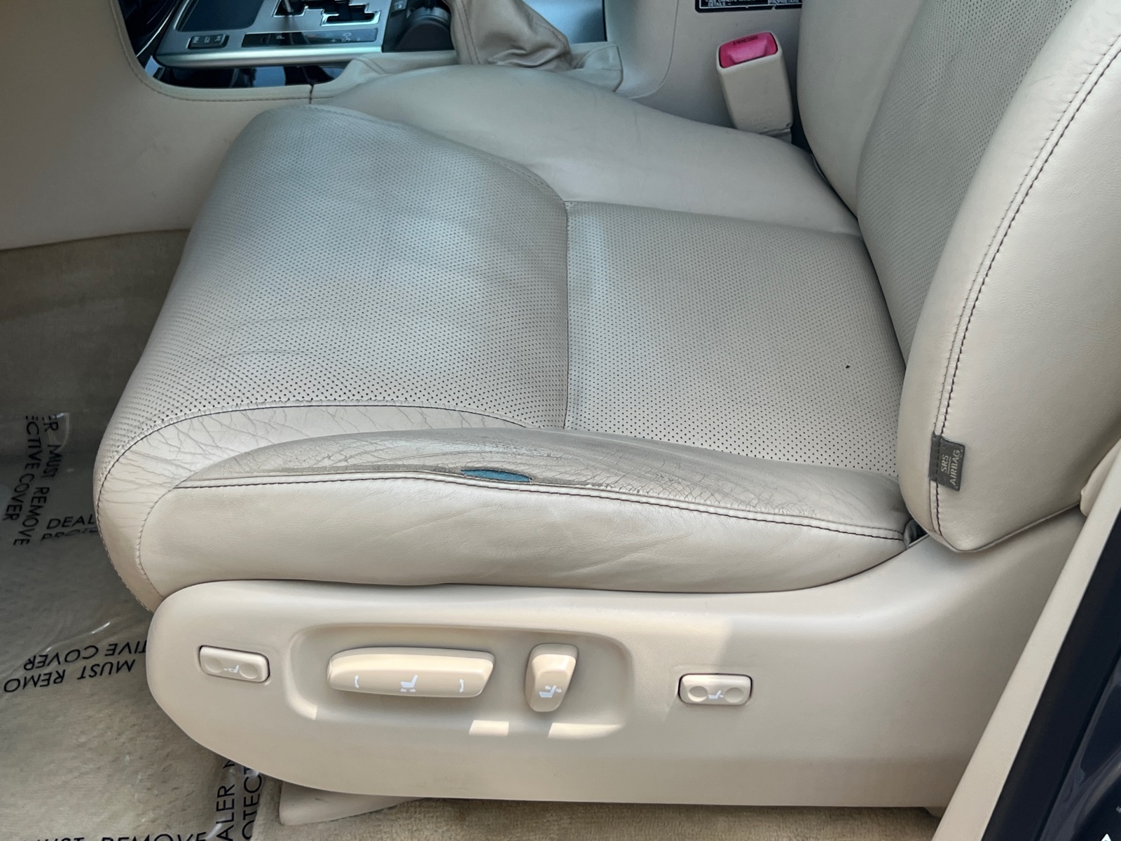 2014 Lexus LX 570 photo 24