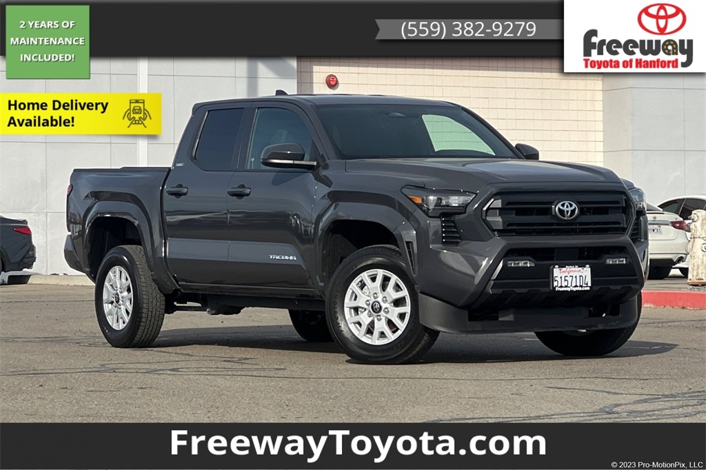 2025 Toyota Tacoma SR5's photo