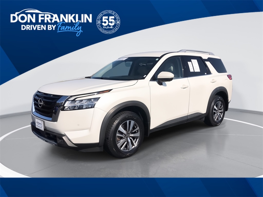 2022 Nissan Pathfinder SL's photo