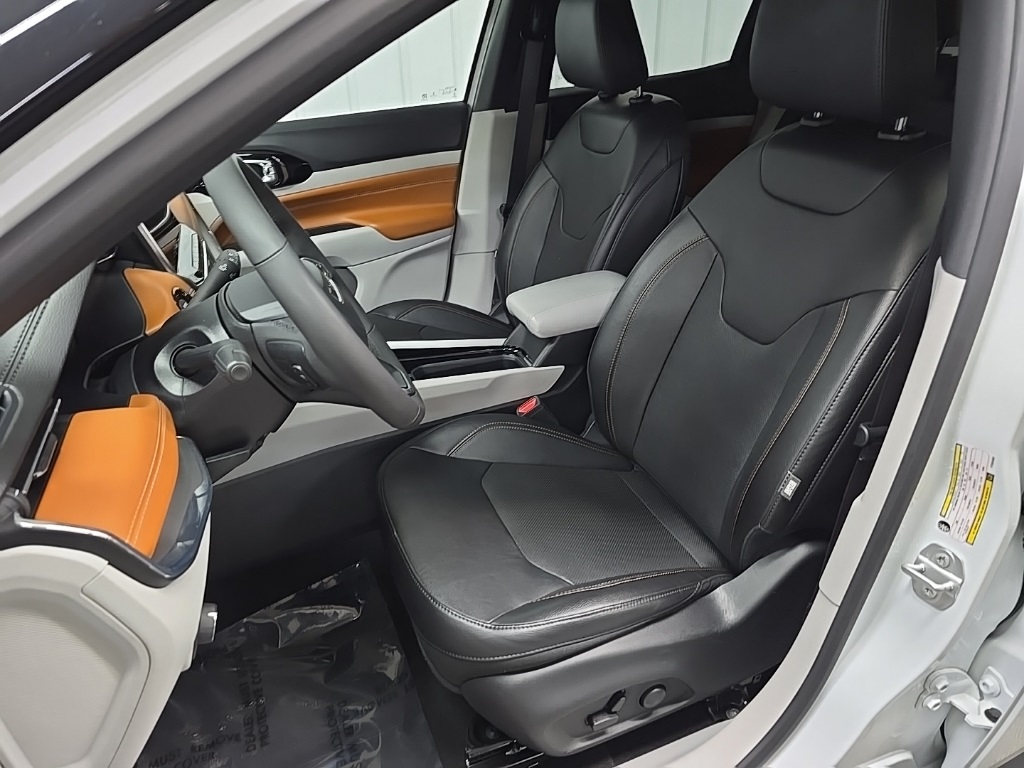 2023 Jeep Compass Limited photo 28