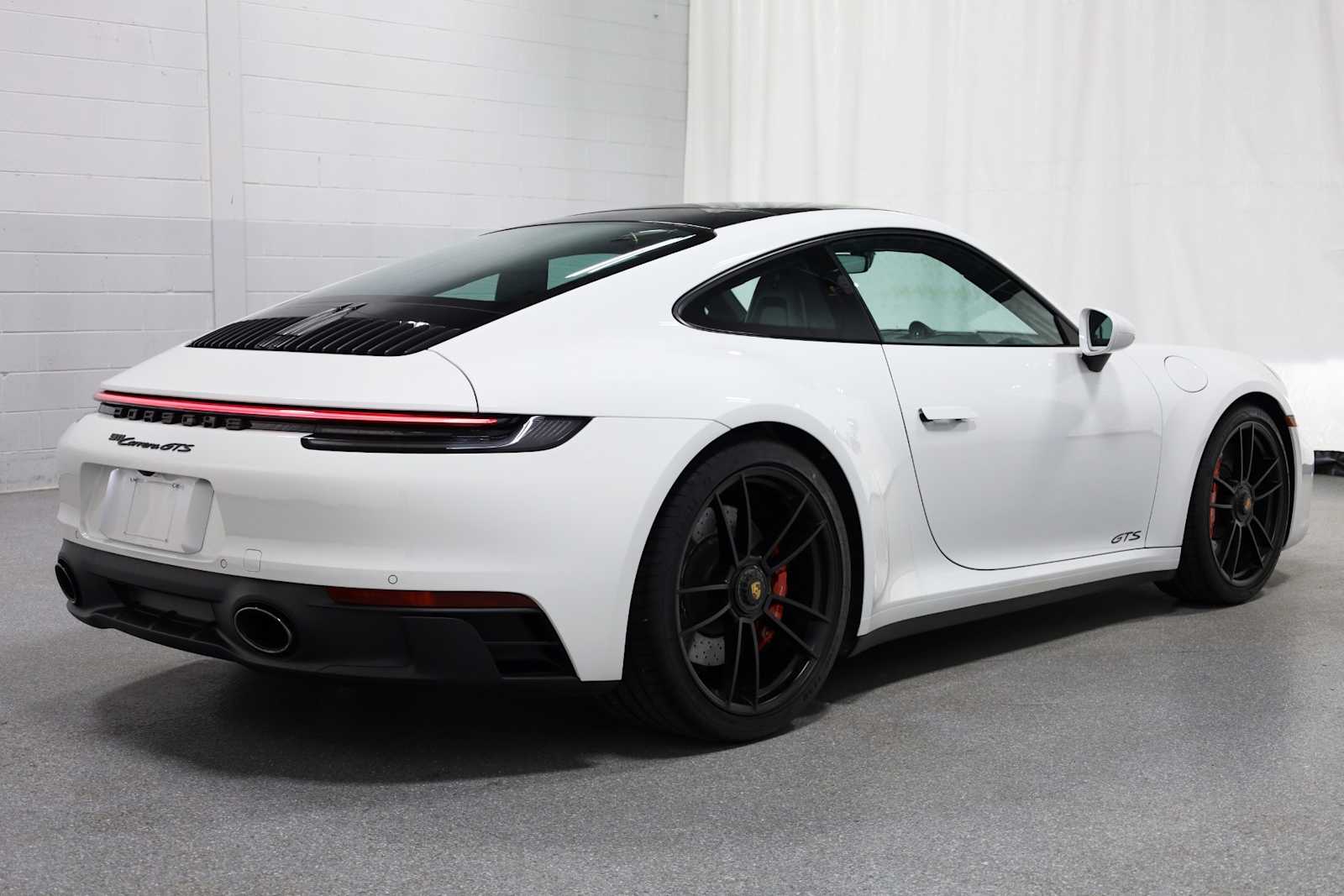 2022 Porsche 911 GTS Coupe photo 8