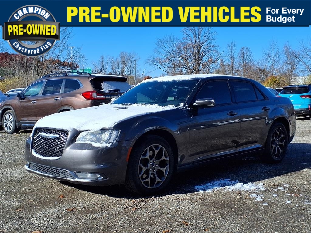 2015 Chrysler 300 S's photo