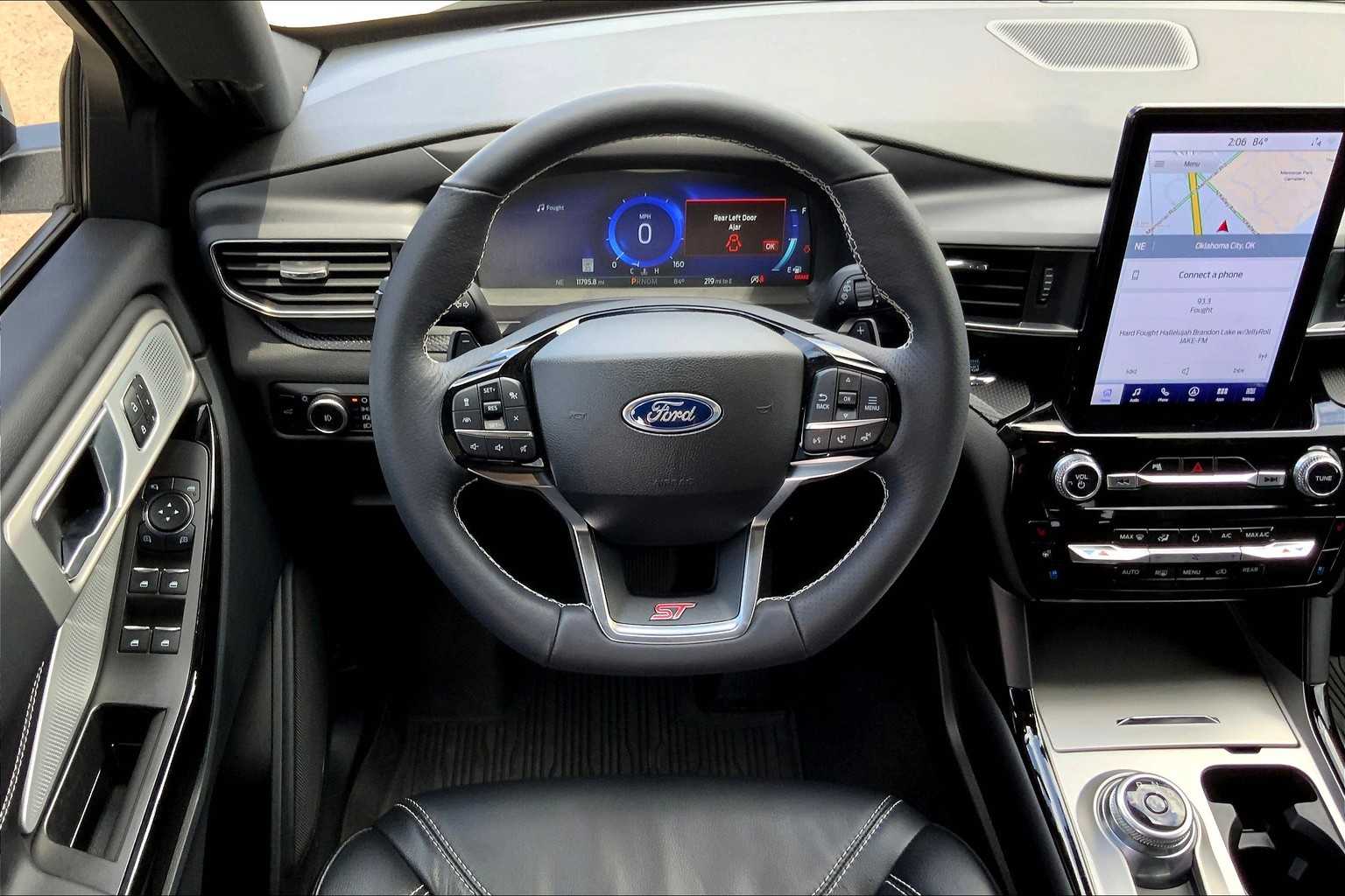 2023 Ford Explorer ST photo 4