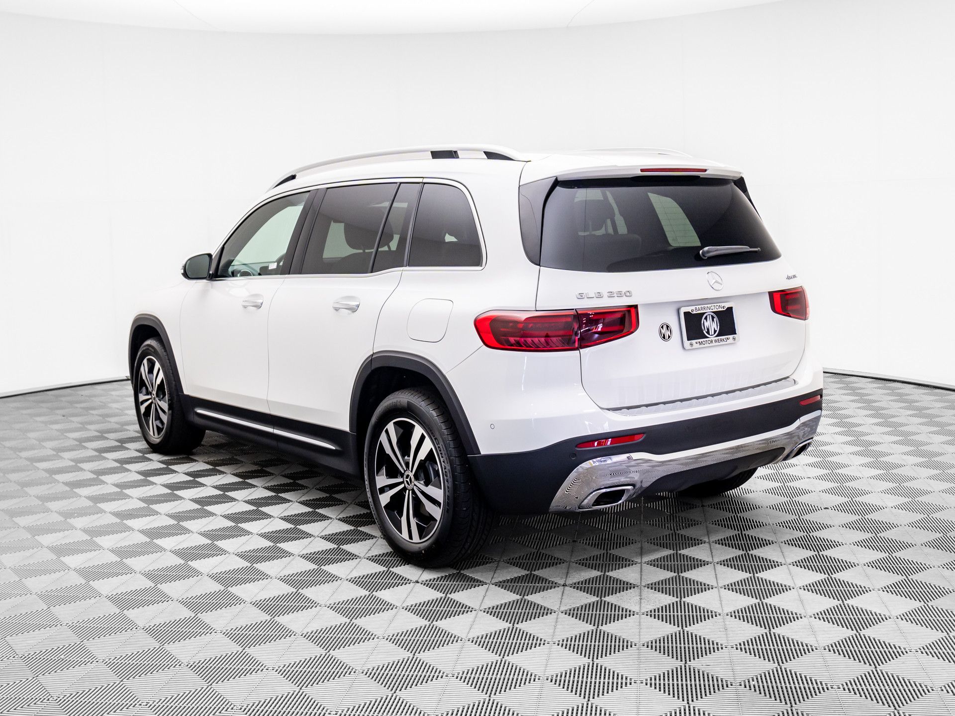 2025 Mercedes Benz GLB 250 4MATIC photo 3