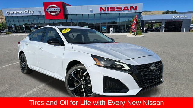 2025 Nissan Altima SR's photo