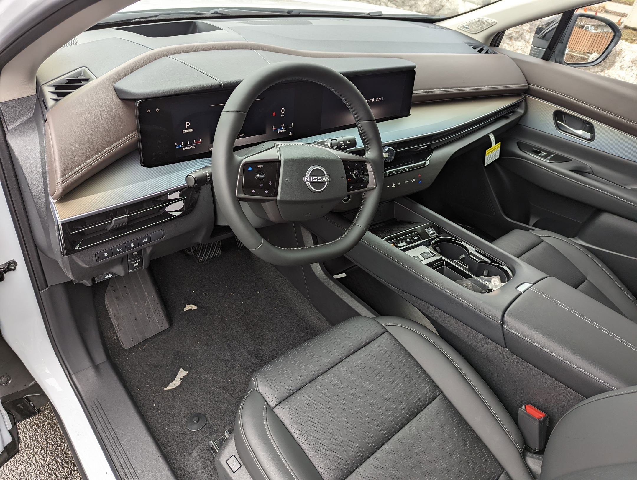 2025 Nissan Murano Platinum photo 2