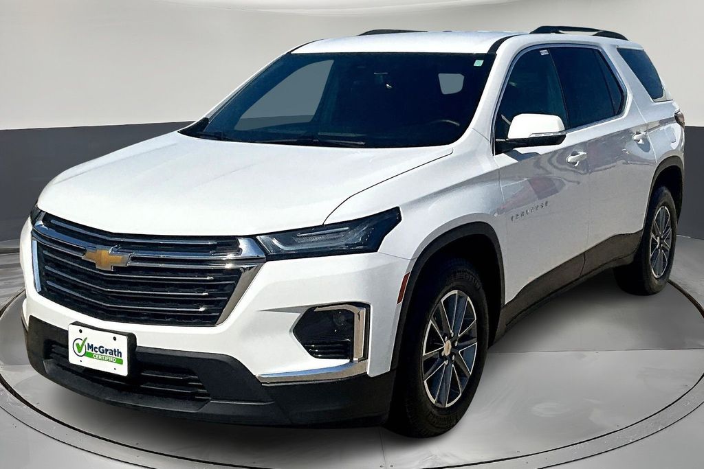 2022 Chevrolet Traverse Leather photo 2